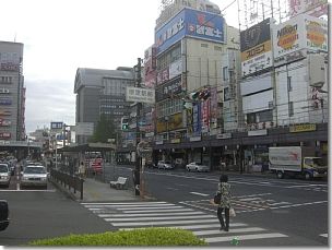 バスターミナルを通って堺市役所方面へ／帰化の道筋